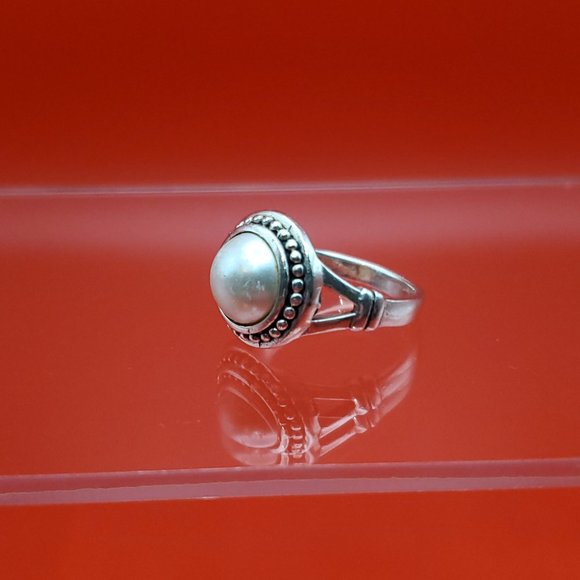 Size 7.75 925 Sterling Silver Worn Faux Pearl Solid Ring - Picture 2 of 7